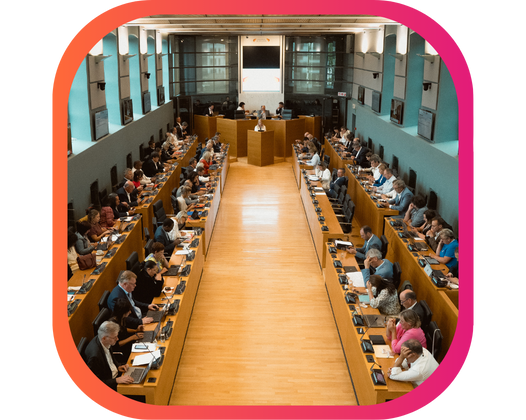 UNE NOUVELLE MESSAGERIE AU PARLEMENT WALLON CONCUE À LIÈGE