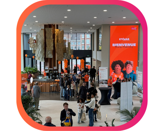 UN FOOD COURT CACHÉ