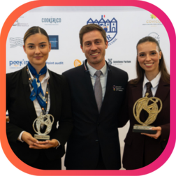 LA MEILLEURE RÉCEPTIONNISTE  DE FRANCE EST LIÉGEOISE